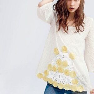 Free People Flower Child Tunic Yellow Daisy Lace Lg  Great Accents Flowy and Fun